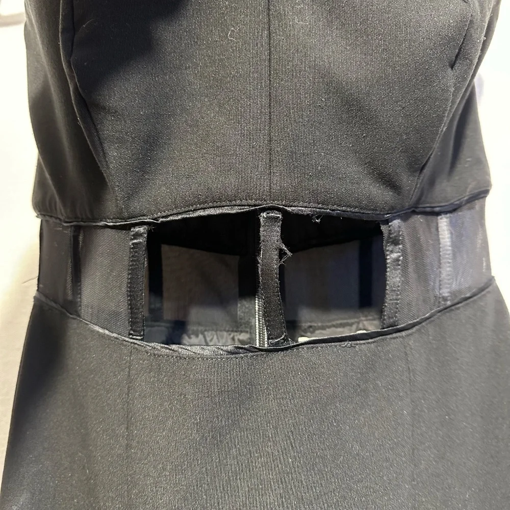 *FLAW* RTR Cinq a Sept Annalie Gown - size 4 - Picture 8 of 9